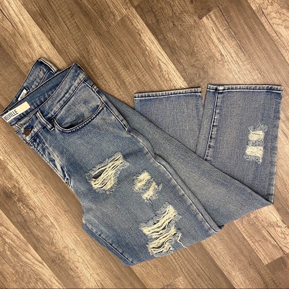 Brandy Melville Denim - Brandy Melville Distressed Boyfriend Jeans